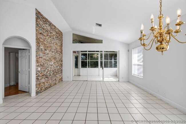 Building Photo - 5225 Brookview Dr