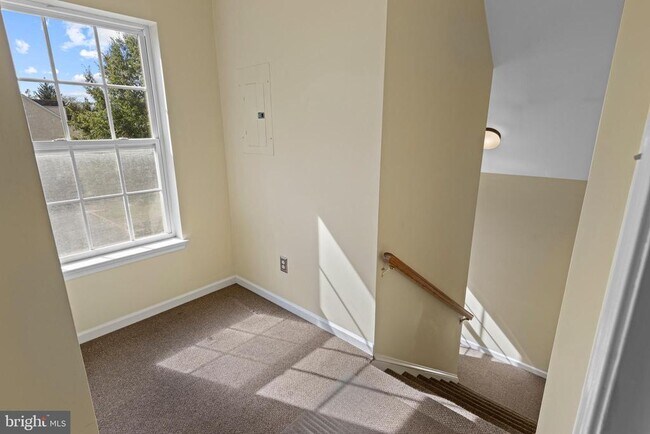 Building Photo - 312 River Birch Cir
