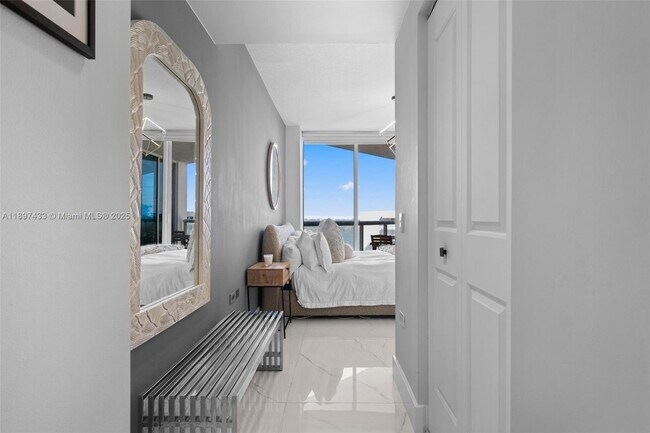 Building Photo - 480 NE 30th St