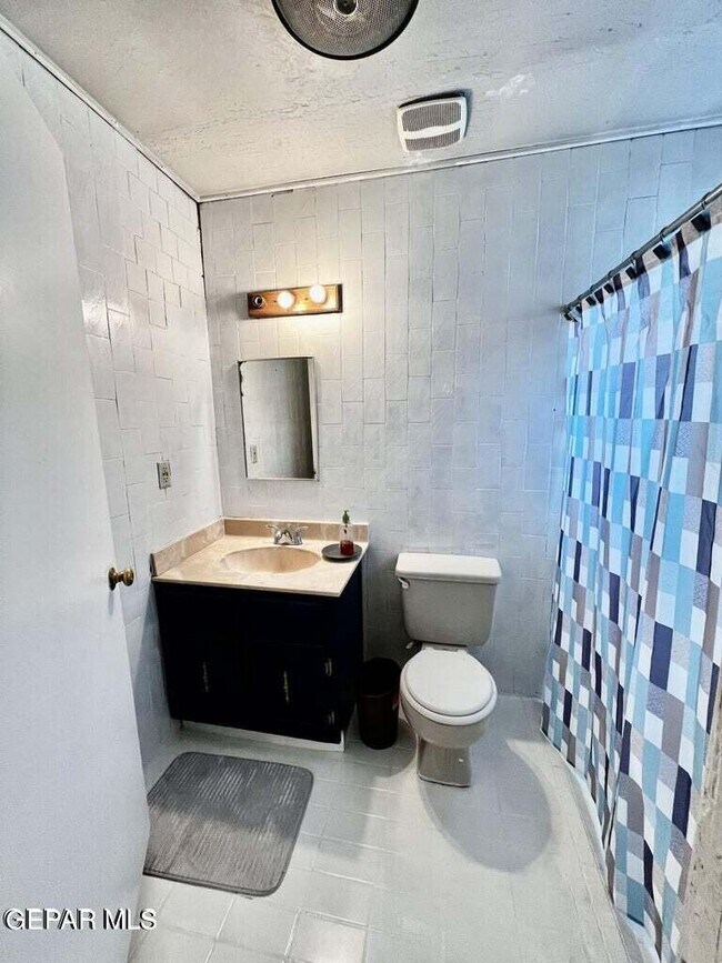 Building Photo - 7051 Becky Ln