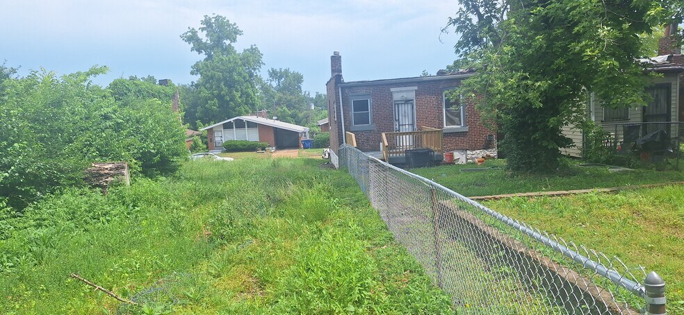 Building Photo - 4718 Lexington Ave