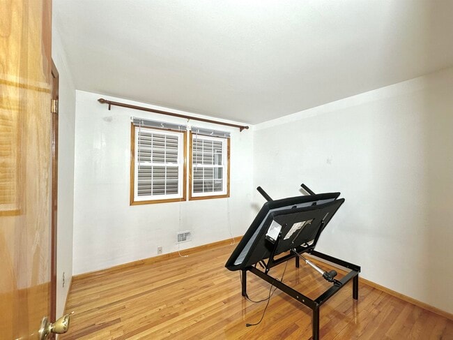 Building Photo - 57 Isabella Ave