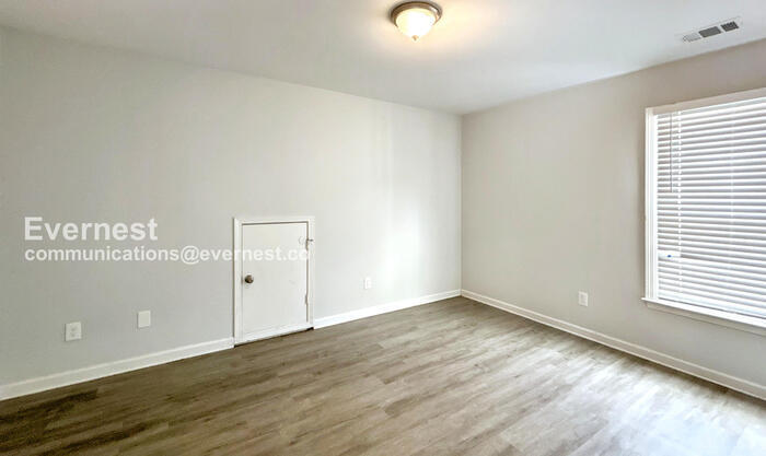 Building Photo - 679 Smith St SW