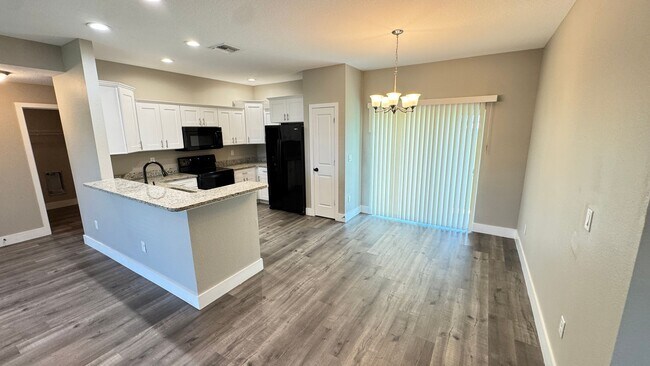 Building Photo - BRAND NEW, STUNNING 3 Bedroom, 2 Bathroom Home in Sebring!!