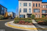 Building Photo - 23110 Lavallette Square