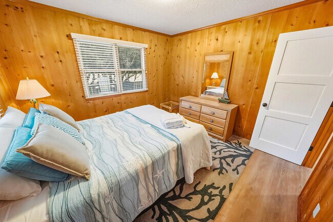 Building Photo - 4240 Johnston Ln