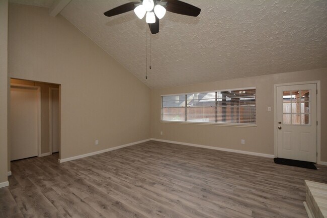 Building Photo - 16335 Quail Echo Dr