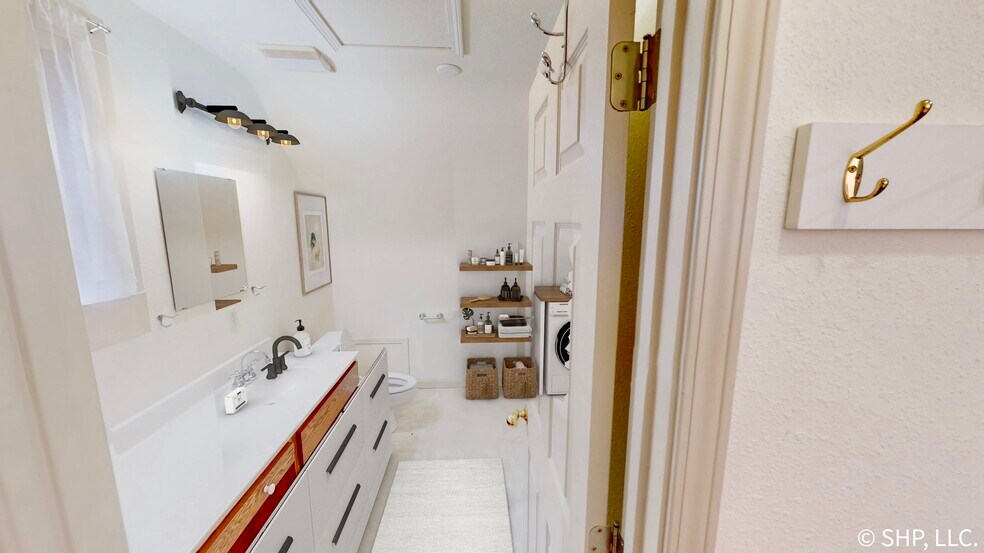 Master Bath - 1221 S Henrietta St