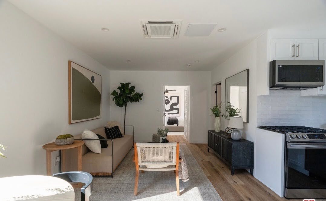 Building Photo - 6527 W 85th St