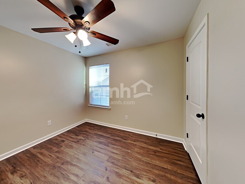 Building Photo - 1246 Carlton Ridge Dr