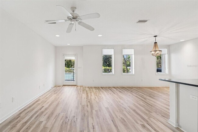 Building Photo - 1685 Laurel St