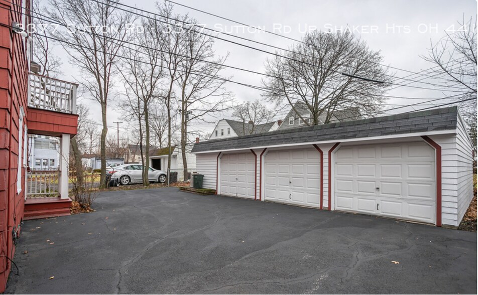 Back of house and garage - 3377 Sutton Rd