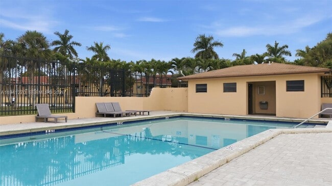 Building Photo - 6850 NW 173rd Dr