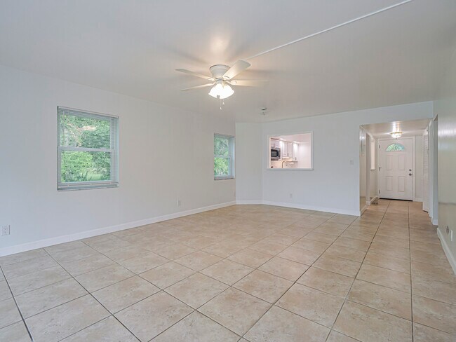 Building Photo - 600 Royal Palm Blvd