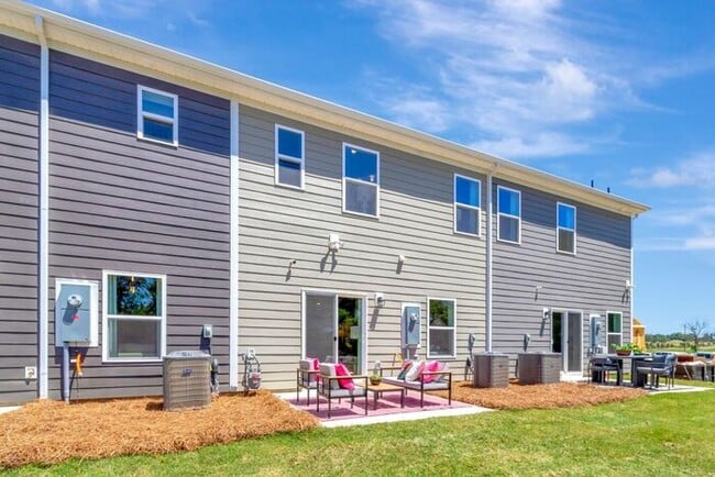 Building Photo - Lavanya Townhouse Arberdene