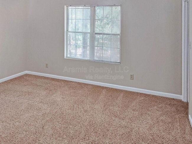 Building Photo - 117 Oriole Dr