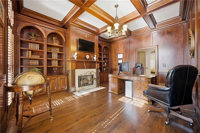 Building Photo - 1845 Sugarloaf Club Dr