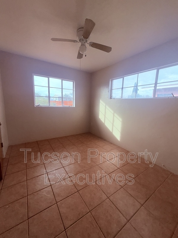 Building Photo - 4741 E 2nd St