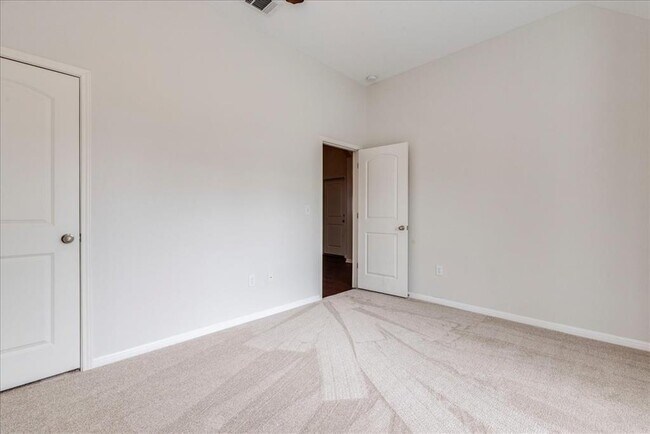 Building Photo - 13000 Alans Way