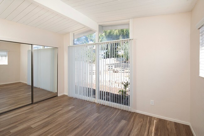 Building Photo - 3662 Moultrie Ave