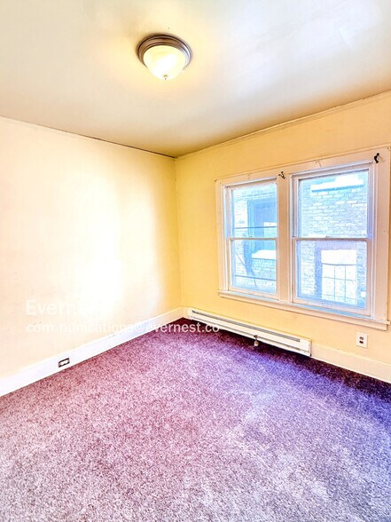Building Photo - 3030 Cortland St