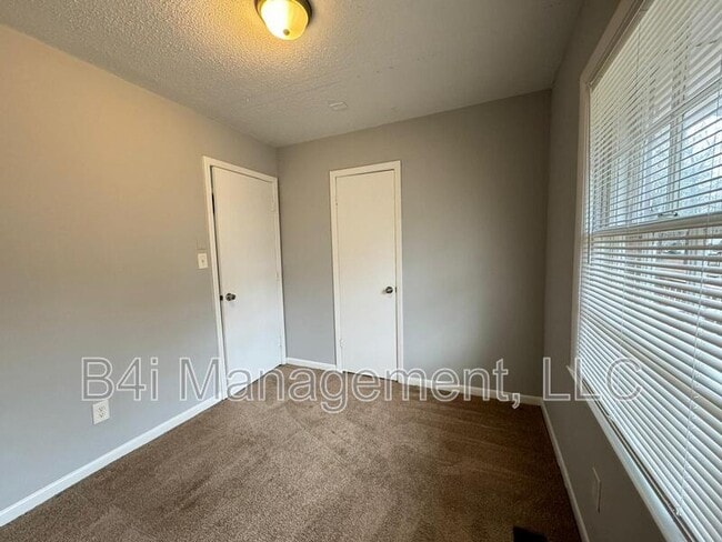 Building Photo - 8035 Devonshire Dr