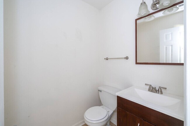 Building Photo - 304 Providence Hall Dr