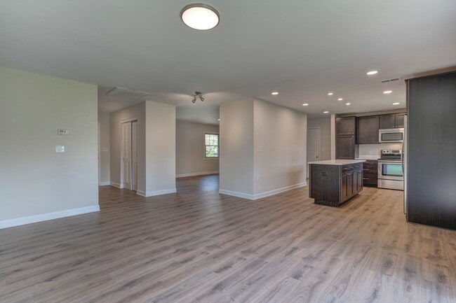 Building Photo - 507 Stonegate Dr