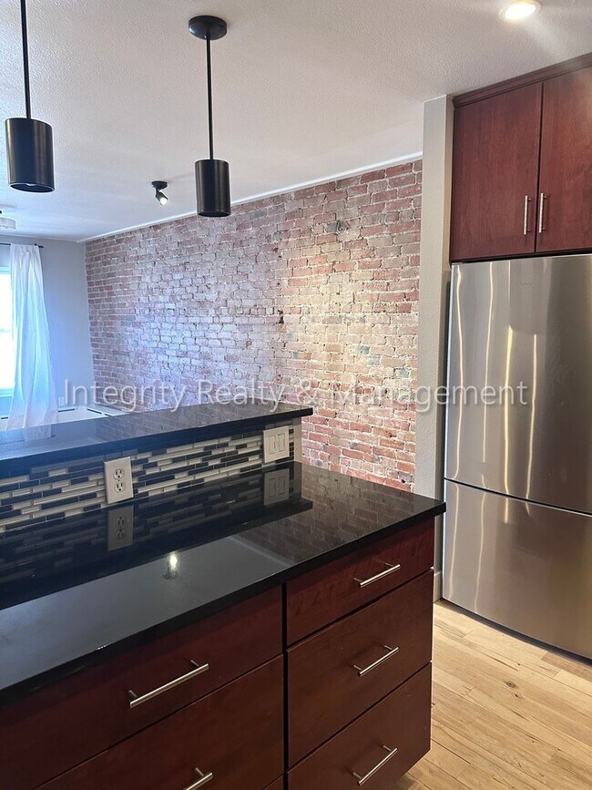 Building Photo - 1123 Sherman St