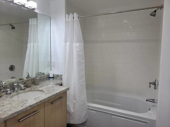 Building Photo - 1431 Pacific Hwy