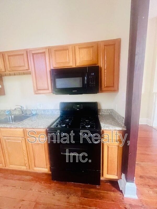 Building Photo - 2501 Burgundy St