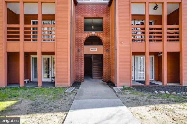 Building Photo - 4906 Columbia Rd
