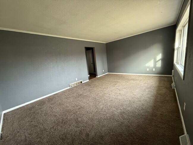 Building Photo - 508 12th St