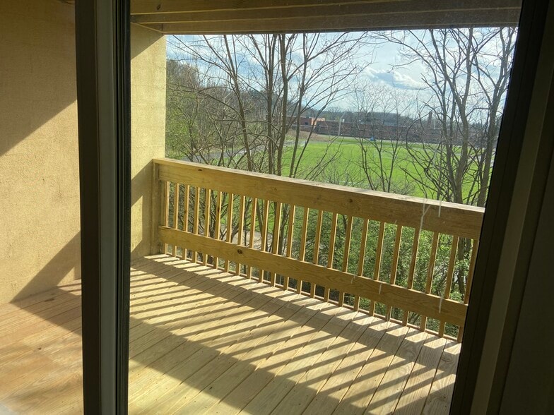 Building Photo - 2034 Swallow Hill Rd