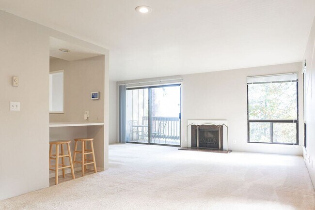Building Photo - 431 Stonewood Dr