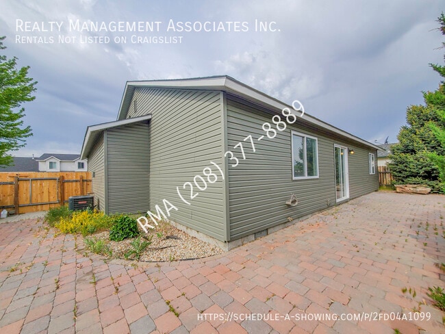 Building Photo - 970 Johnson Dr