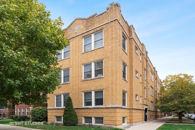 Primary Photo - 2648 W Gunnison St