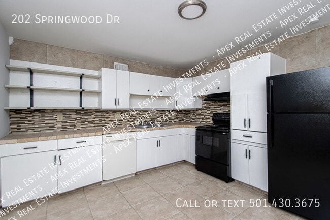 Building Photo - 202 Springwood Dr