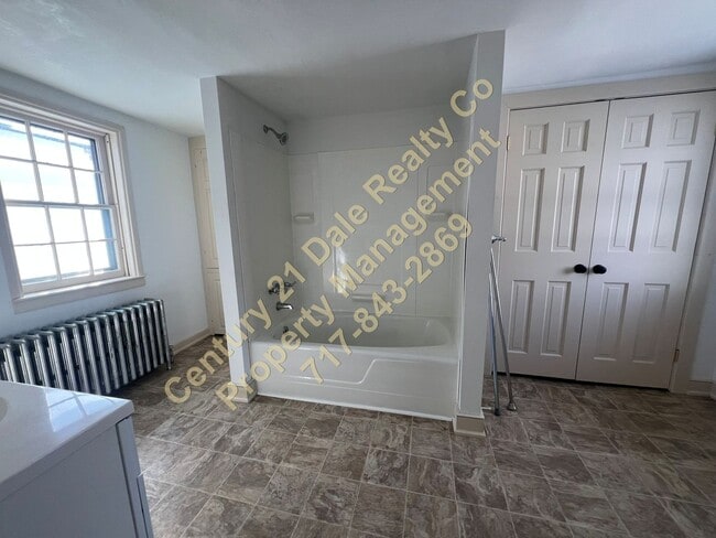 Building Photo - 3 Bedroom Home in Southern School District