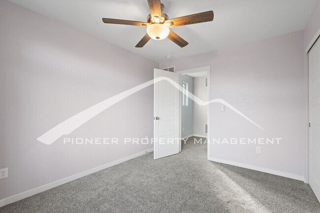 Building Photo - 6684 Thicket Pass Ln