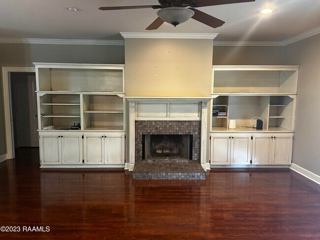 Building Photo - 703 Lexington Pkwy