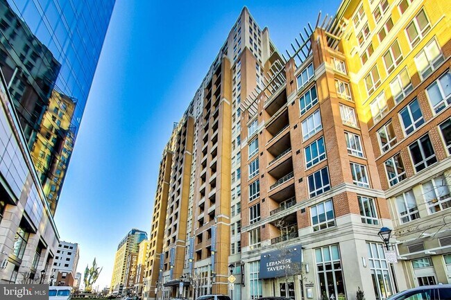 Building Photo - 717 President St