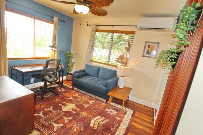 Building Photo - Standalone, Remodeled, Tastefully Furnishe...