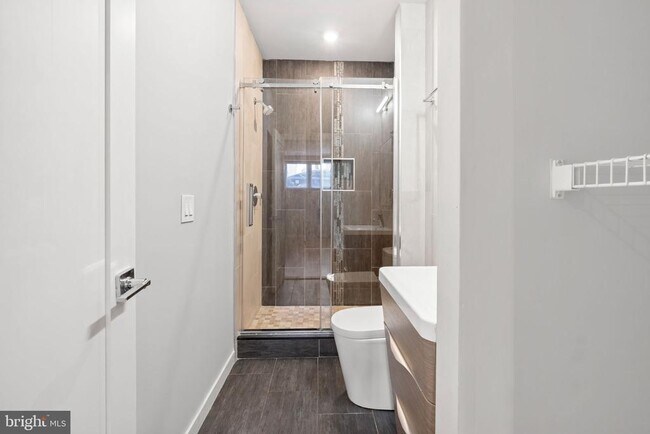 Building Photo - 2142 Master St