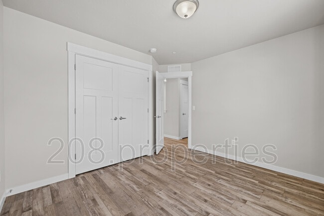 Building Photo - 435 2nd Ave N