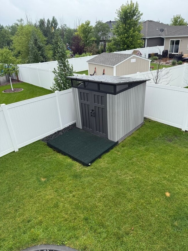 Building Photo - 5257 8th Ct W