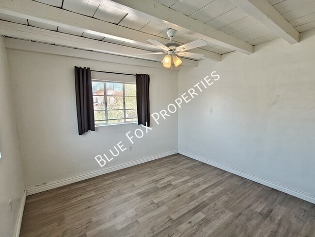 Building Photo - 2233 N Isabel Blvd