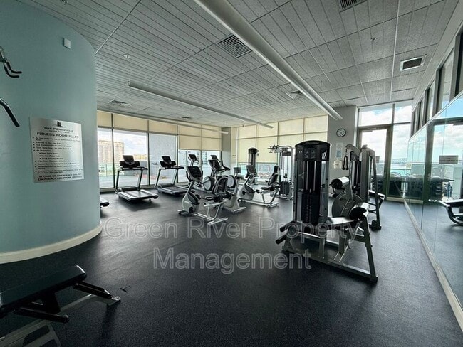 Building Photo - 1431 Riverplace Blvd