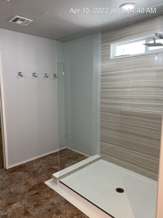 Building Photo - 3 Bedroom w/ Rooftop Deck in Providence