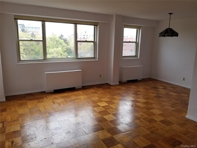 Building Photo - 30 Lake St